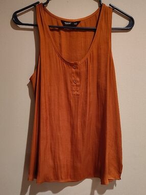 SALE Closet Close Out! Vera Wang Rust/Orange Silky Flowy Tank (Small)